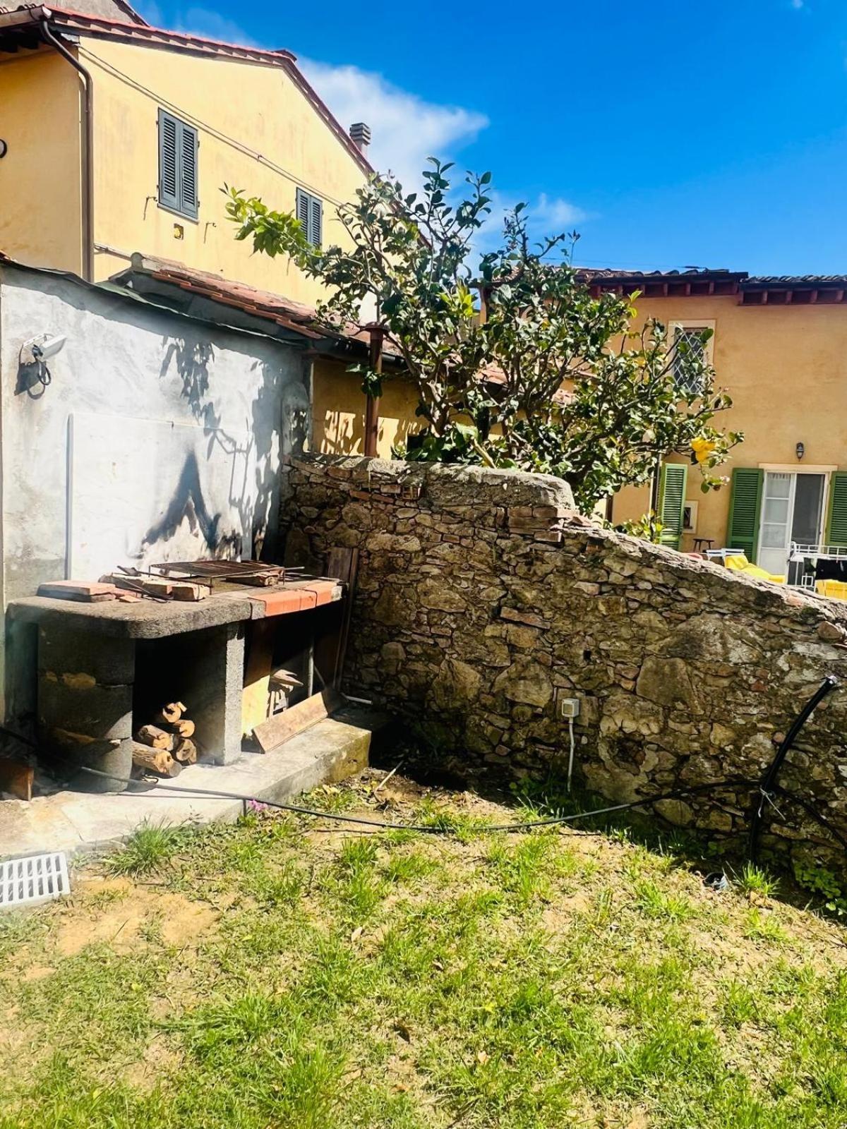 Ciliegia Di Lari - Attico Villa Buitenkant foto